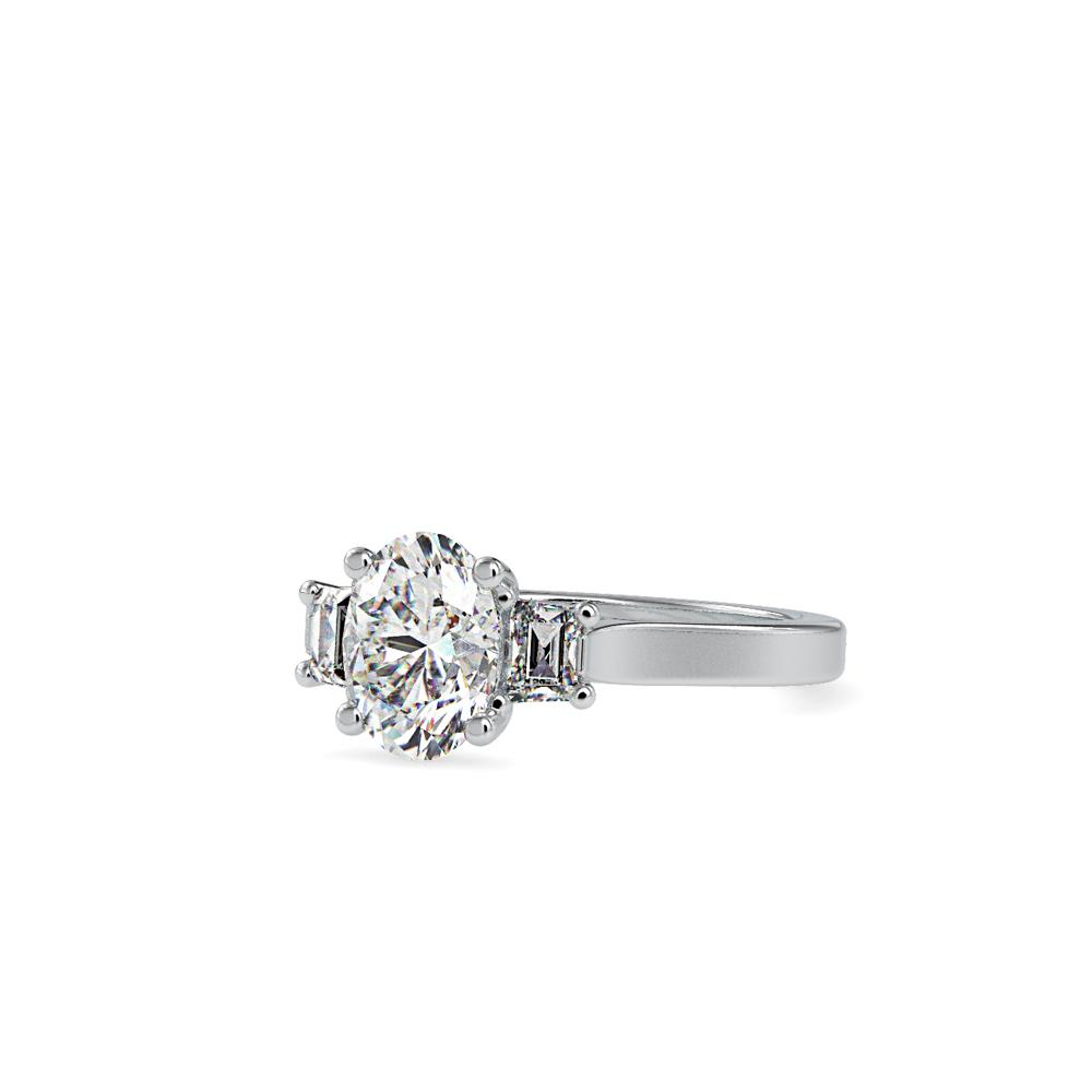 An oval center diamond ring